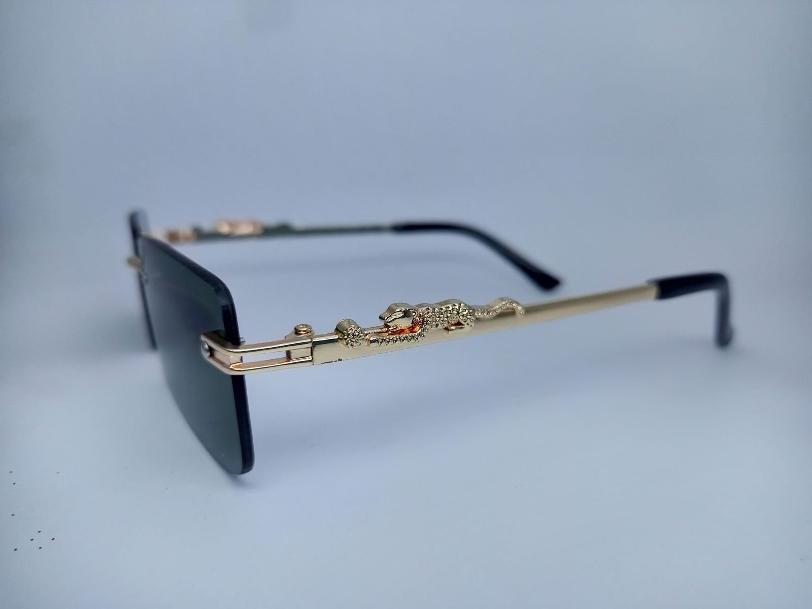 Tiger tem - Side View